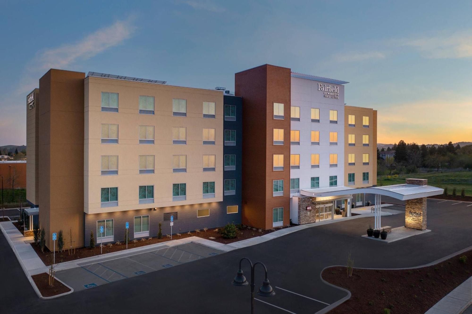 Fairfield Inn & Suites By Marriott Santa Rosa Rohnert Park Buitenkant foto